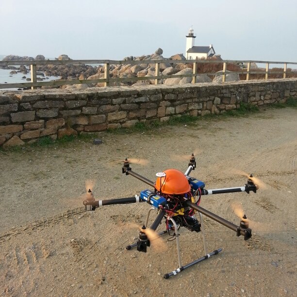 drone prêt à photographier en 2011